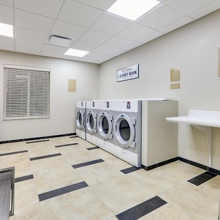 Candlewood Suites Dallas Nw - Farmers Branch By Ihg Екстериор снимка
