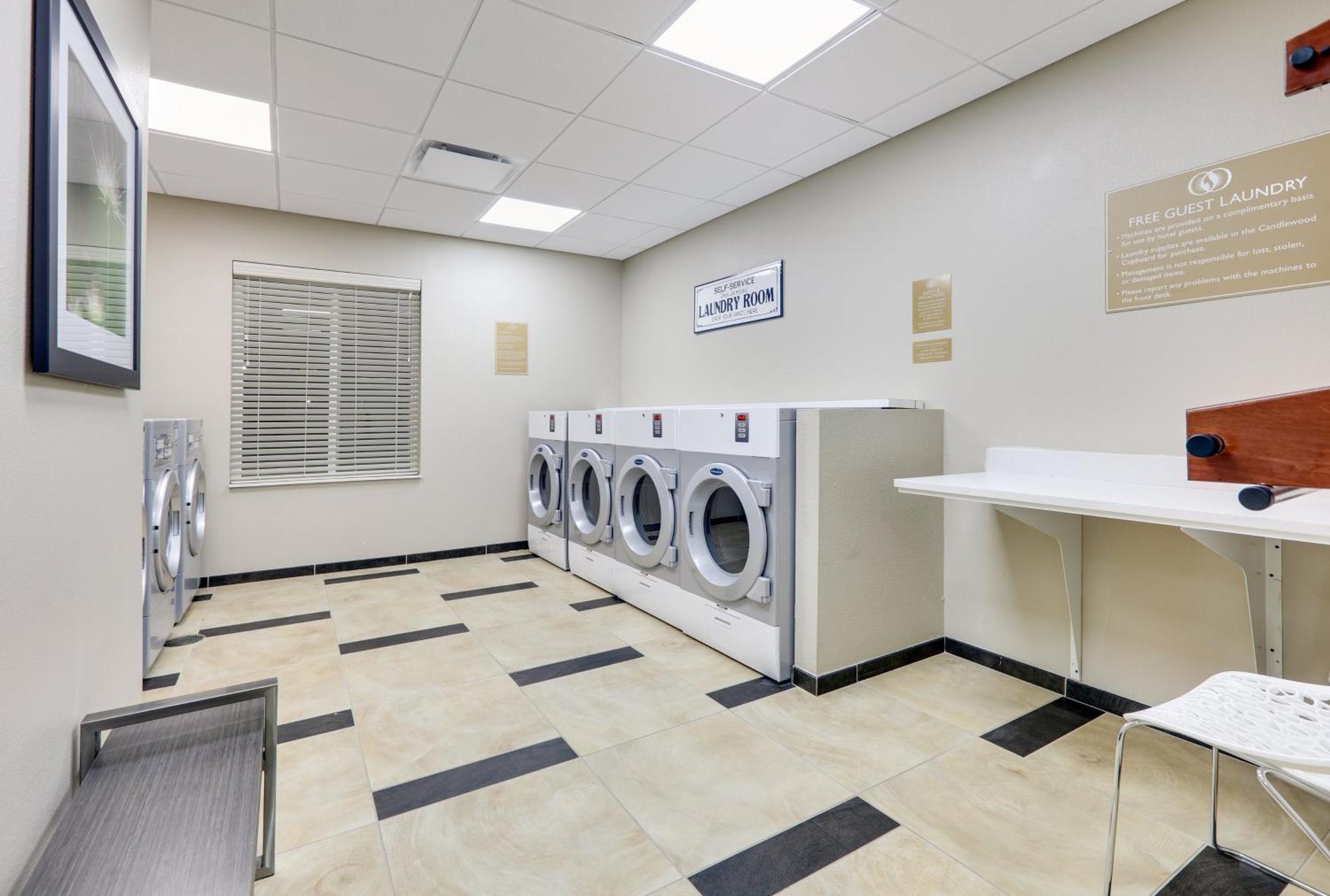 Candlewood Suites Dallas Nw - Farmers Branch By Ihg Екстериор снимка