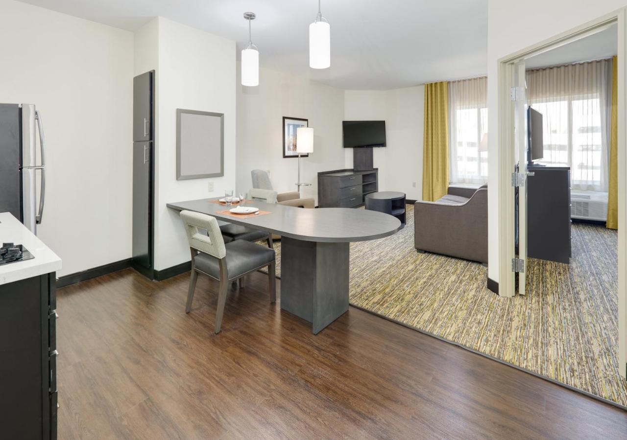 Candlewood Suites Dallas Nw - Farmers Branch By Ihg Екстериор снимка